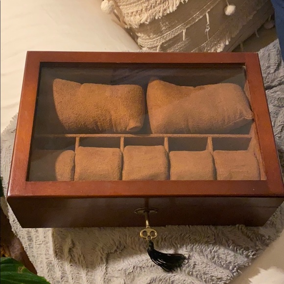 Jewelry - Watch/Jewelry Case